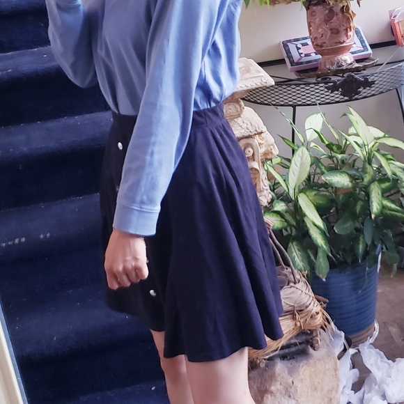 High Waist Soft Suede Mini Skirt - Picture 4 of 8